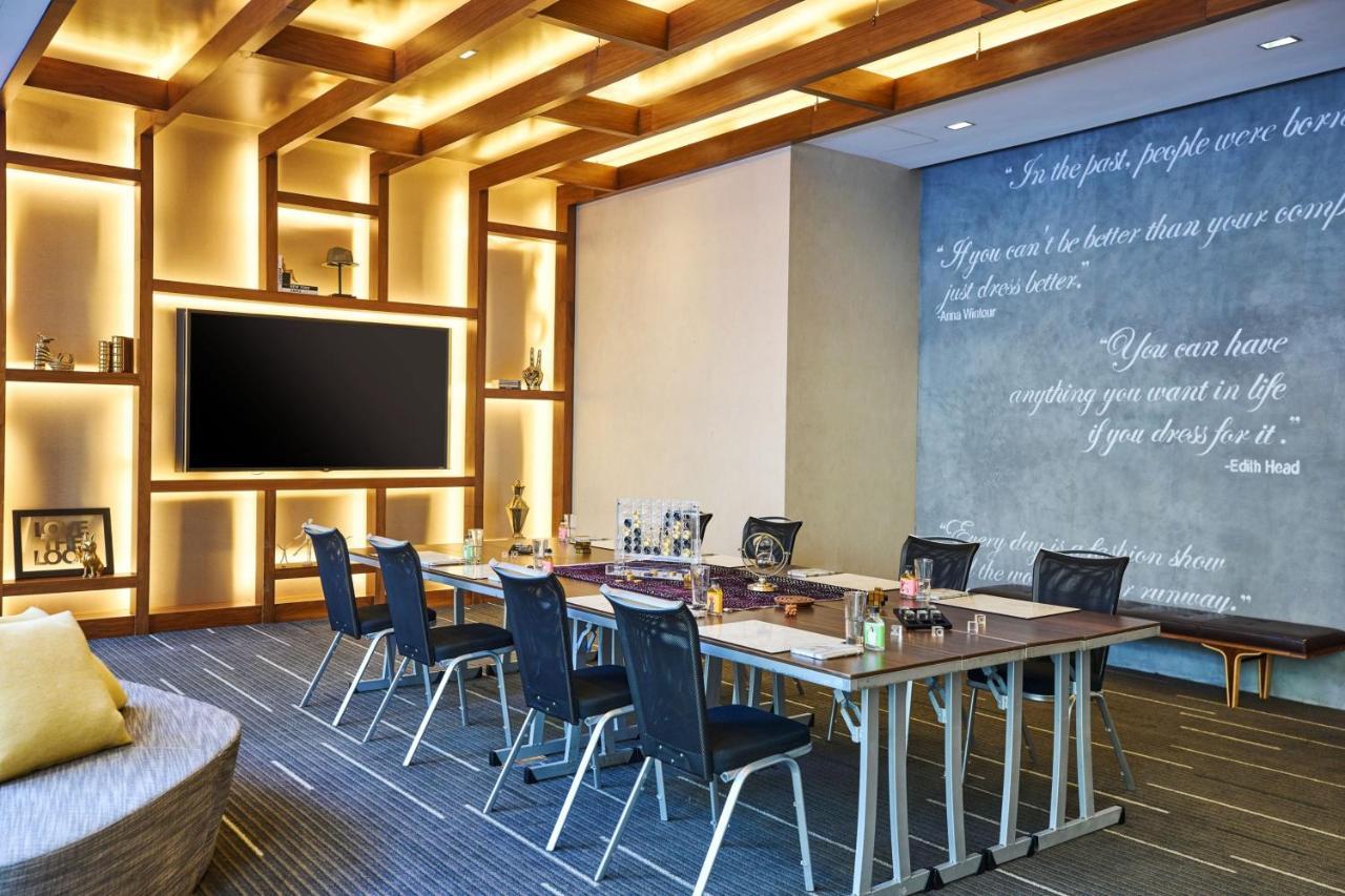 Renaissance New York Midtown Hotel Экстерьер фото