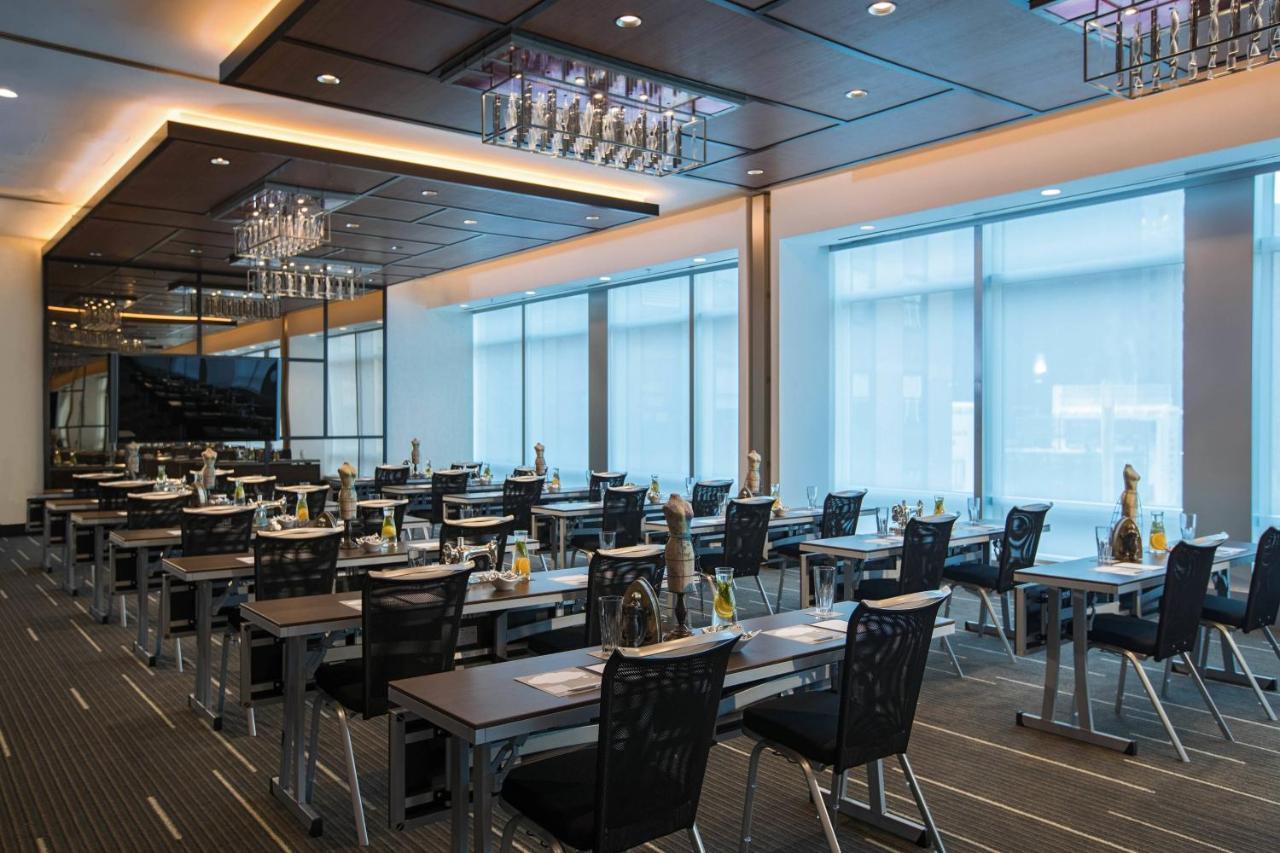 Renaissance New York Midtown Hotel Экстерьер фото