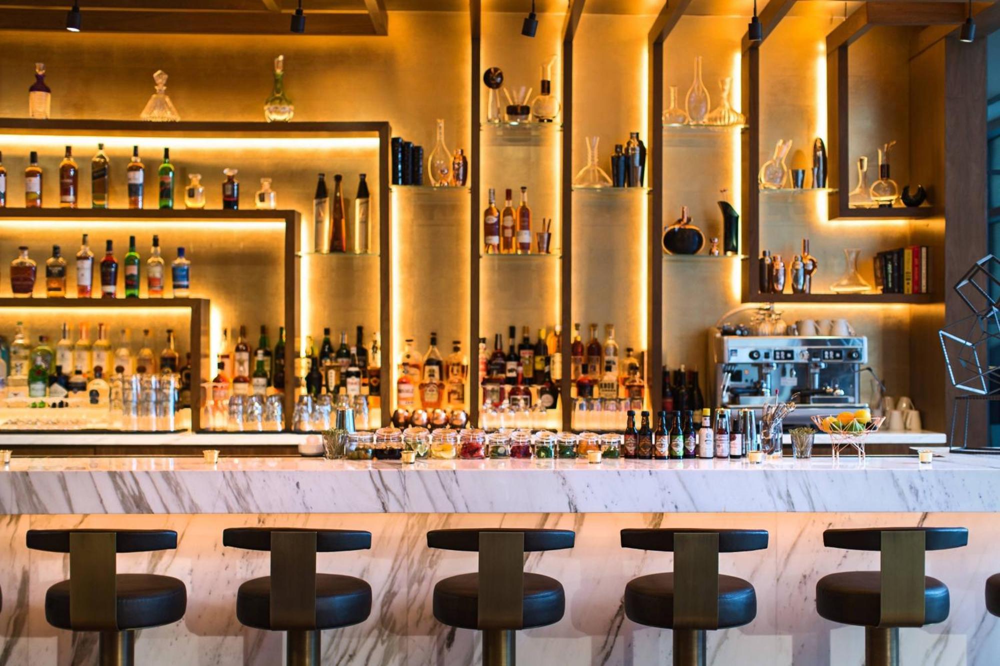Renaissance New York Midtown Hotel Экстерьер фото