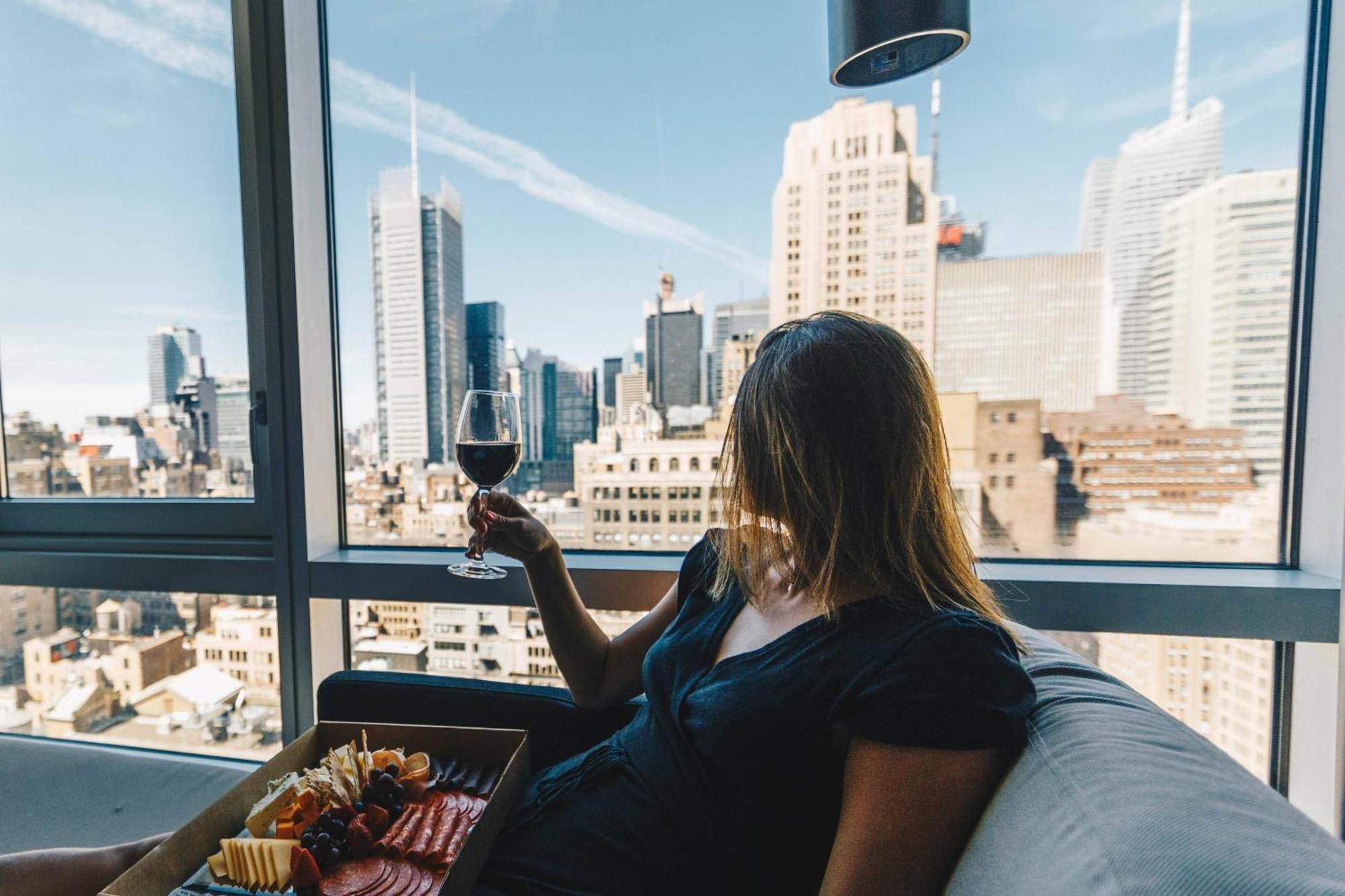 Renaissance New York Midtown Hotel Экстерьер фото
